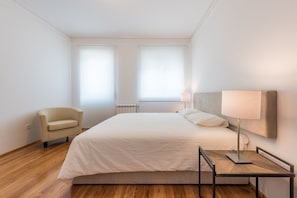 3 chambres, bureau, accès Internet, draps fournis