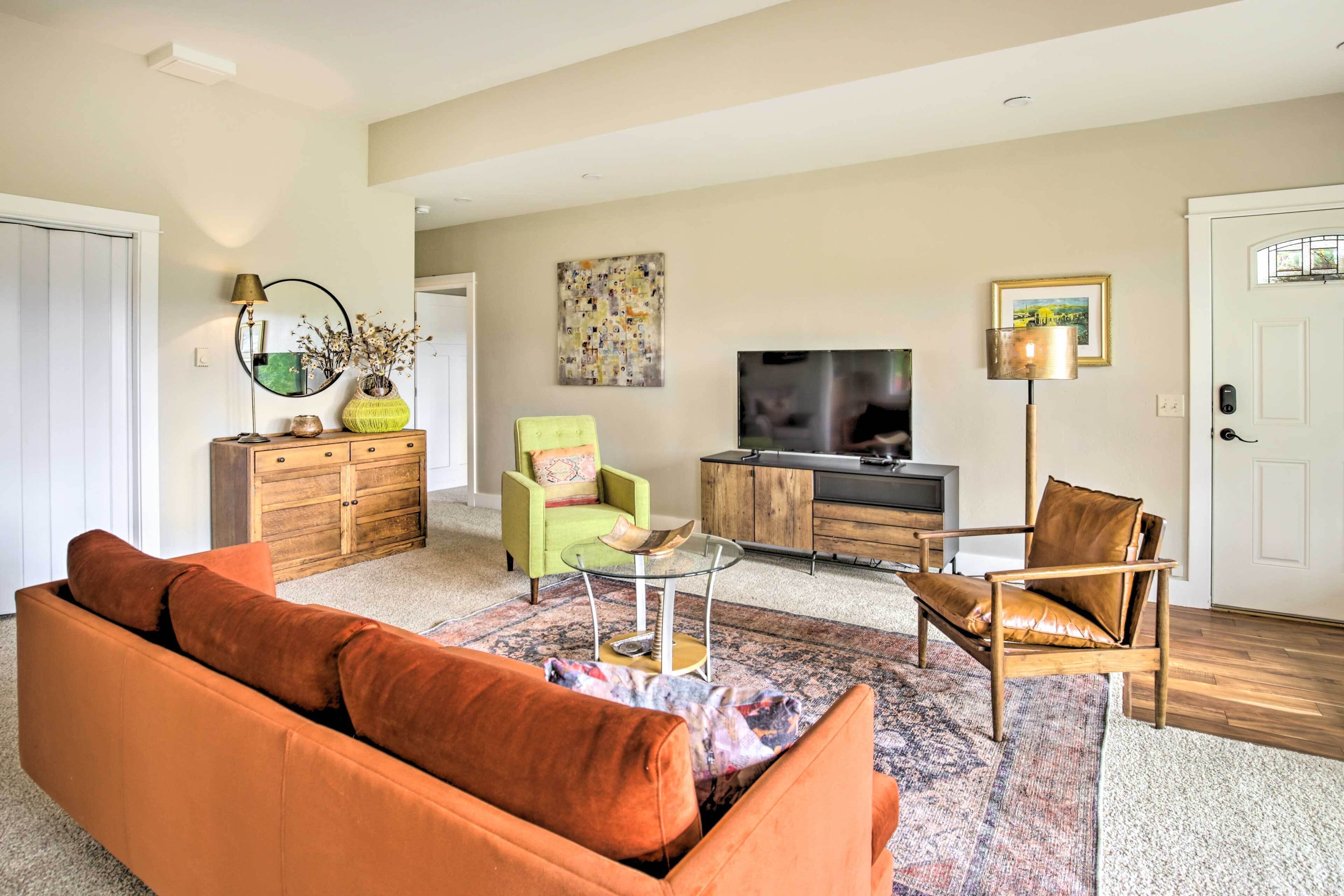 Lovely Canyon View Apartment w/ Patio & Yard