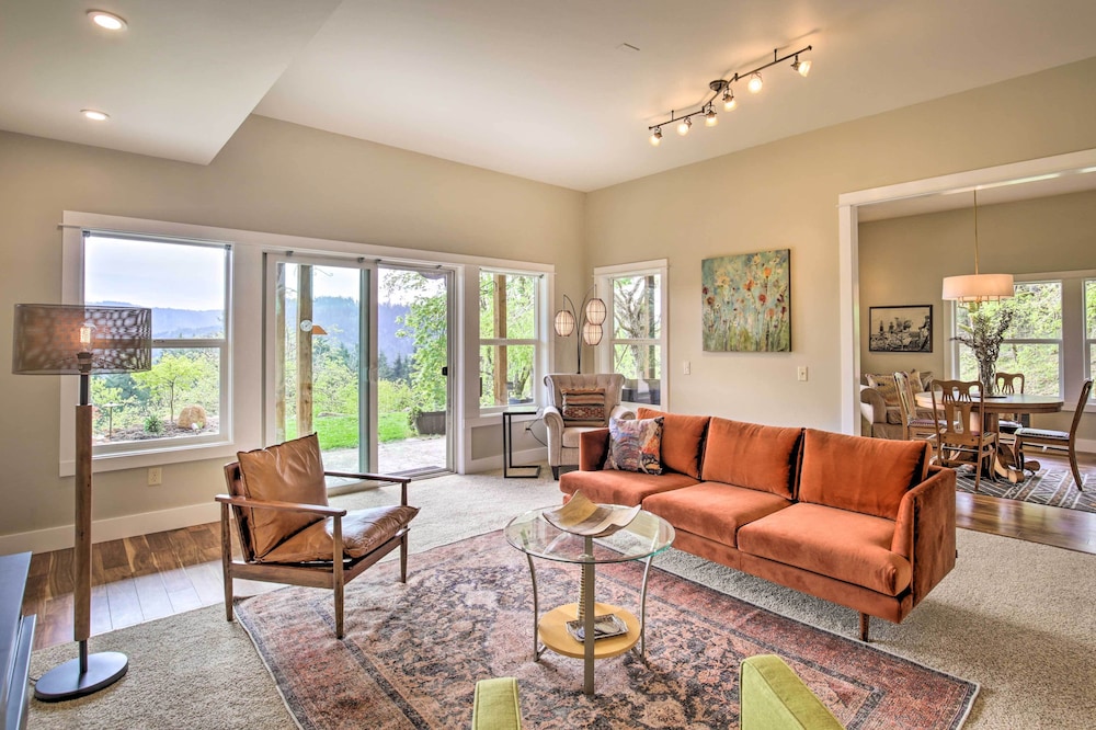 Lovely Canyon View Apartment w/ Patio & Yard