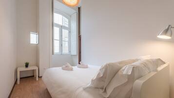 2 bedrooms, iron/ironing board, Internet, bed sheets