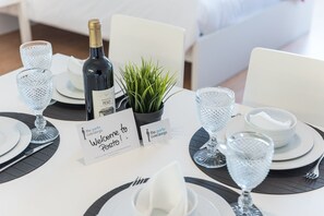 Strykejern/-brett, internettilgang og sengetøy