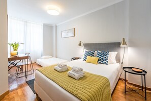 1 bedroom, desk, free Internet, bed sheets - GuestReady - Charming Cozy Getaway in Porto (Porto)
