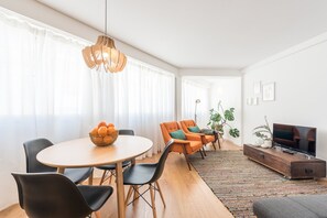Dining - GuestReady - Chic and cozy getaway (Porto)