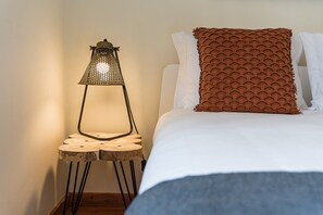 3 chambres, bureau, accès Internet, draps fournis