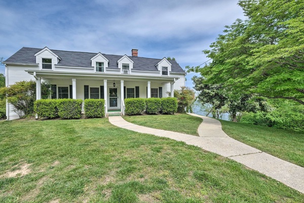 California Vacation Rental | 4BR | 2BA | 2,500 Sq Ft | Step-Free Access