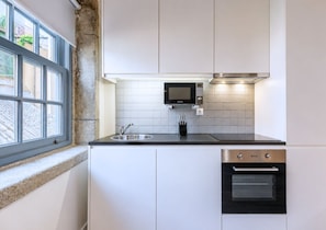 Fridge, oven