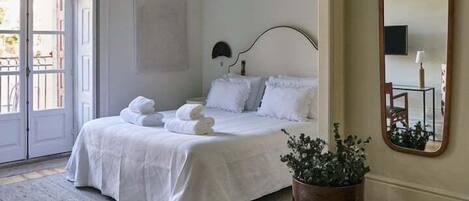 1 chambre, bureau, accès Internet, draps fournis