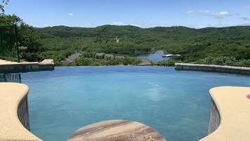 Alberca al aire libre