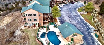 Luxury Penthouse near Silver Dollar City
