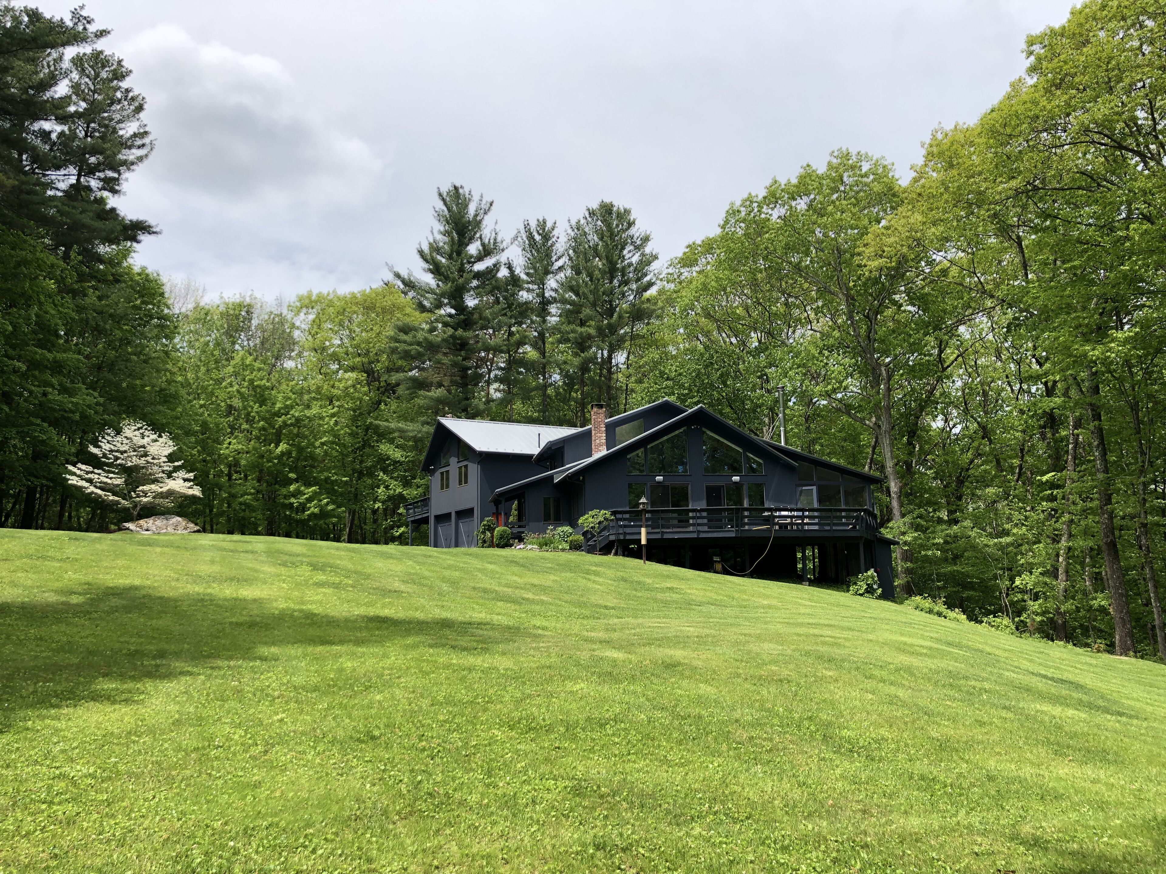 Beautiful, Contemporary Home on 6 Private Acres; Summer 2022 Rental