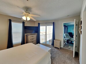 3 bedrooms, iron/ironing board, WiFi, bed sheets - Navarre Condo with Bay Views | Community Pool | Just Steps to the Beach (Navarre Beach)