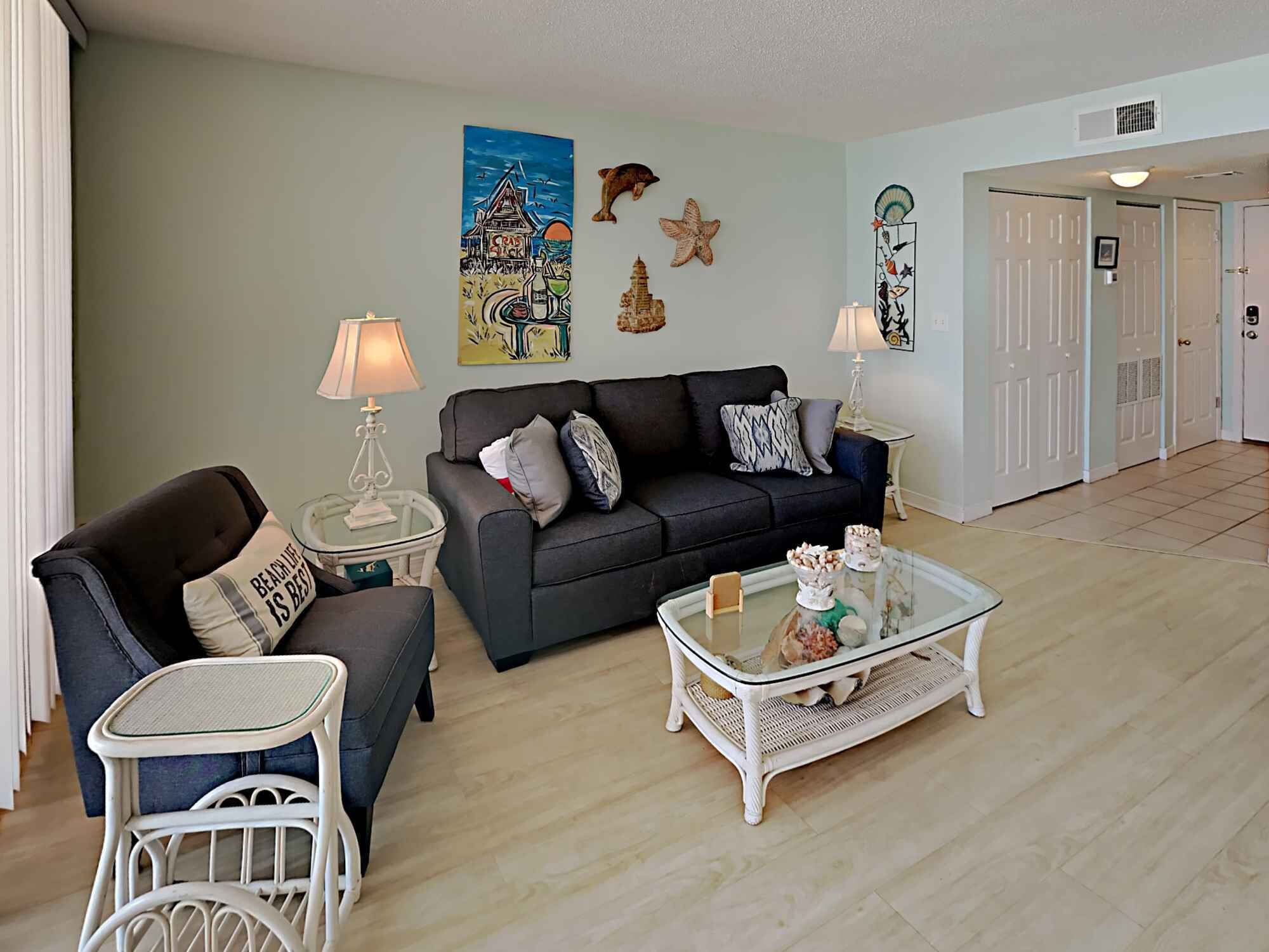 Beachfront Pensacola Beach Condo Featuring All the Comforts of Home & More!