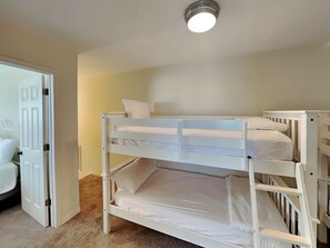 3 bedrooms, iron/ironing board, WiFi, bed sheets