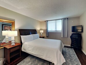 1 bedroom, iron/ironing board, WiFi, bed sheets - Santa Rosa Dunes #1022 | Bay Front + Amazing Views (Pensacola Beach)