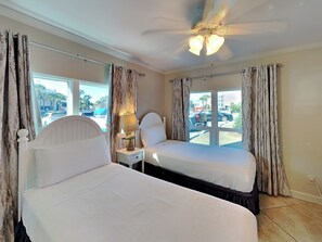 3 bedrooms, iron/ironing board, WiFi, bed sheets