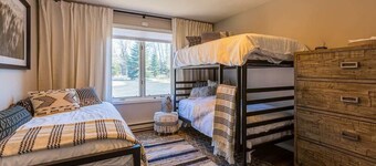 Abode at Sage Springs, Teton views, guest house