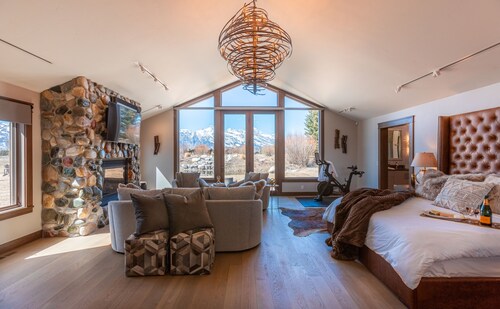 | Mountain Modern Oasis w/ Teton Views, Guest House