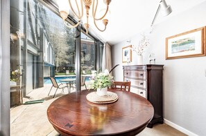 Dining - Gorgeous Studio Right Off the Pool and Within a Walk of the Lifts (Park City)