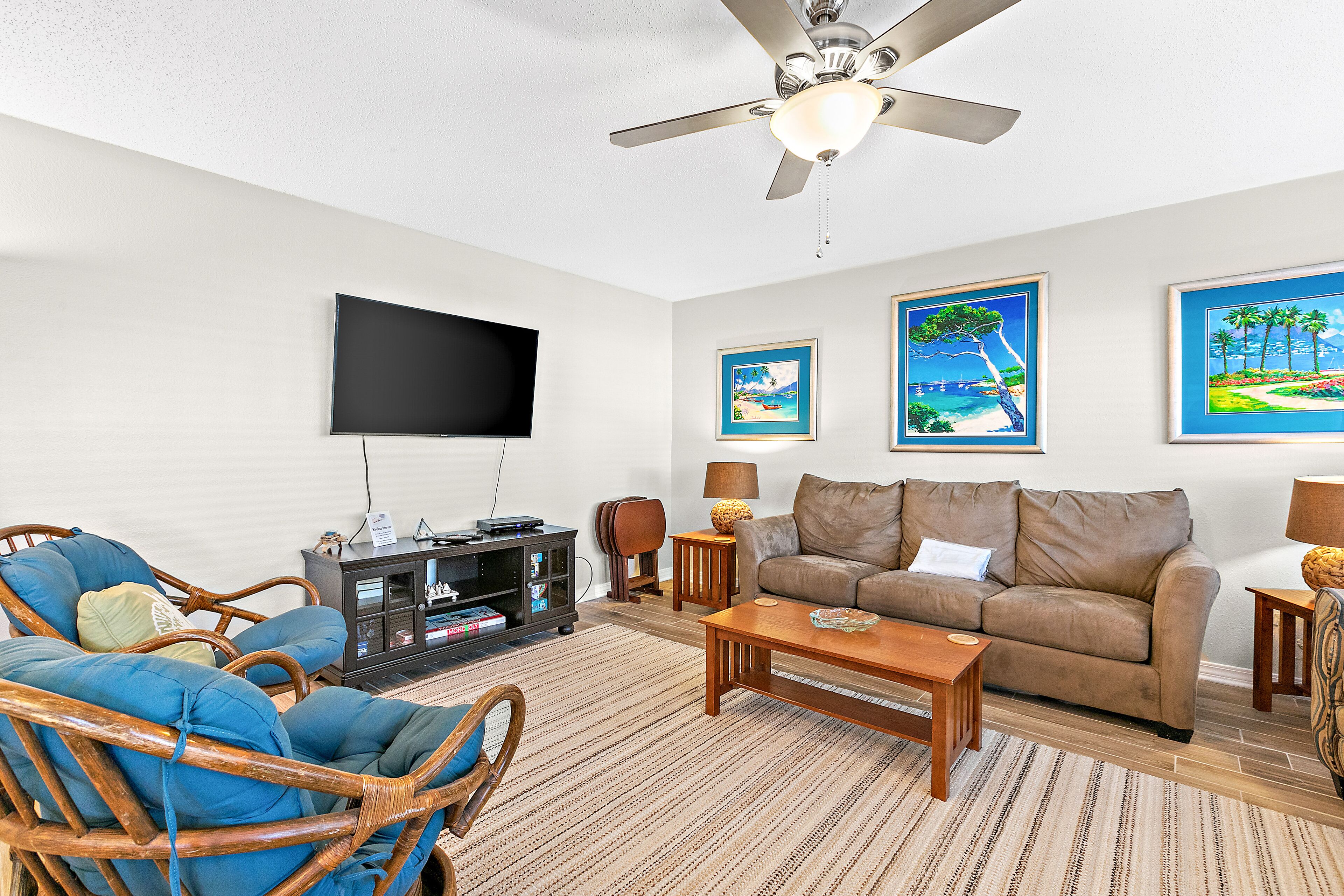 Charming Condo with Shared Pool, Washer/Dryer, High-Speed WiFi, and Central AC