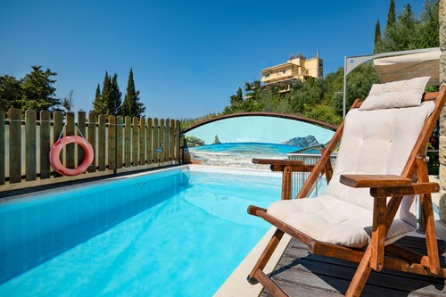 Villa Kadith: Renovated, pool, near beach, A/C, WiFi, Parking