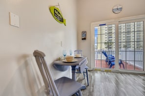 House | In-room dining