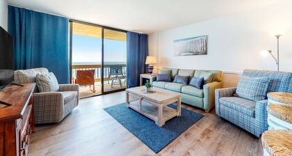 Oceanfront Getaway w/ Private Balcony, Free WiFi, Beach Access & Shared Pool