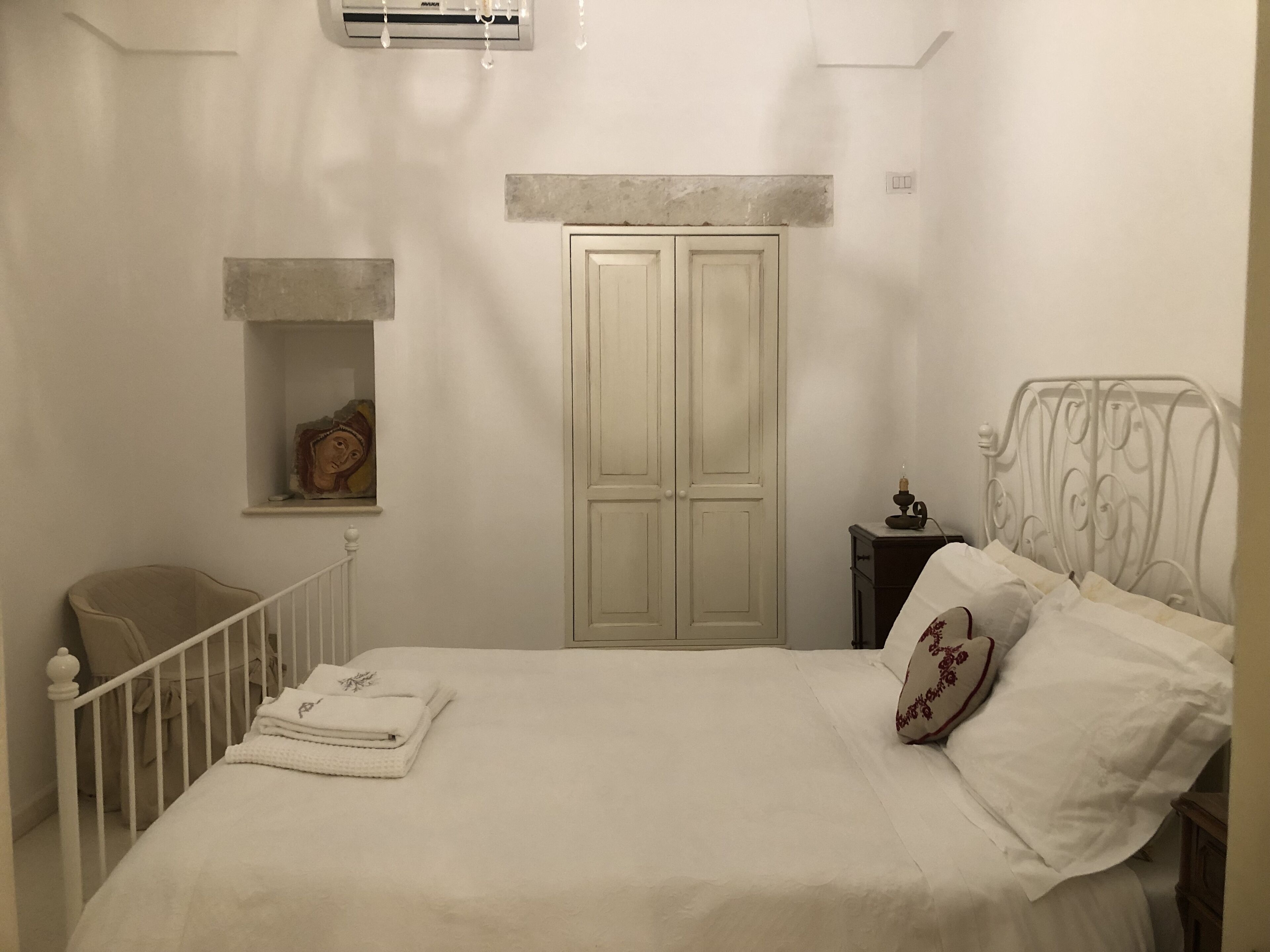 historic apartment in Puglia . Wi fi -Pool near the sea