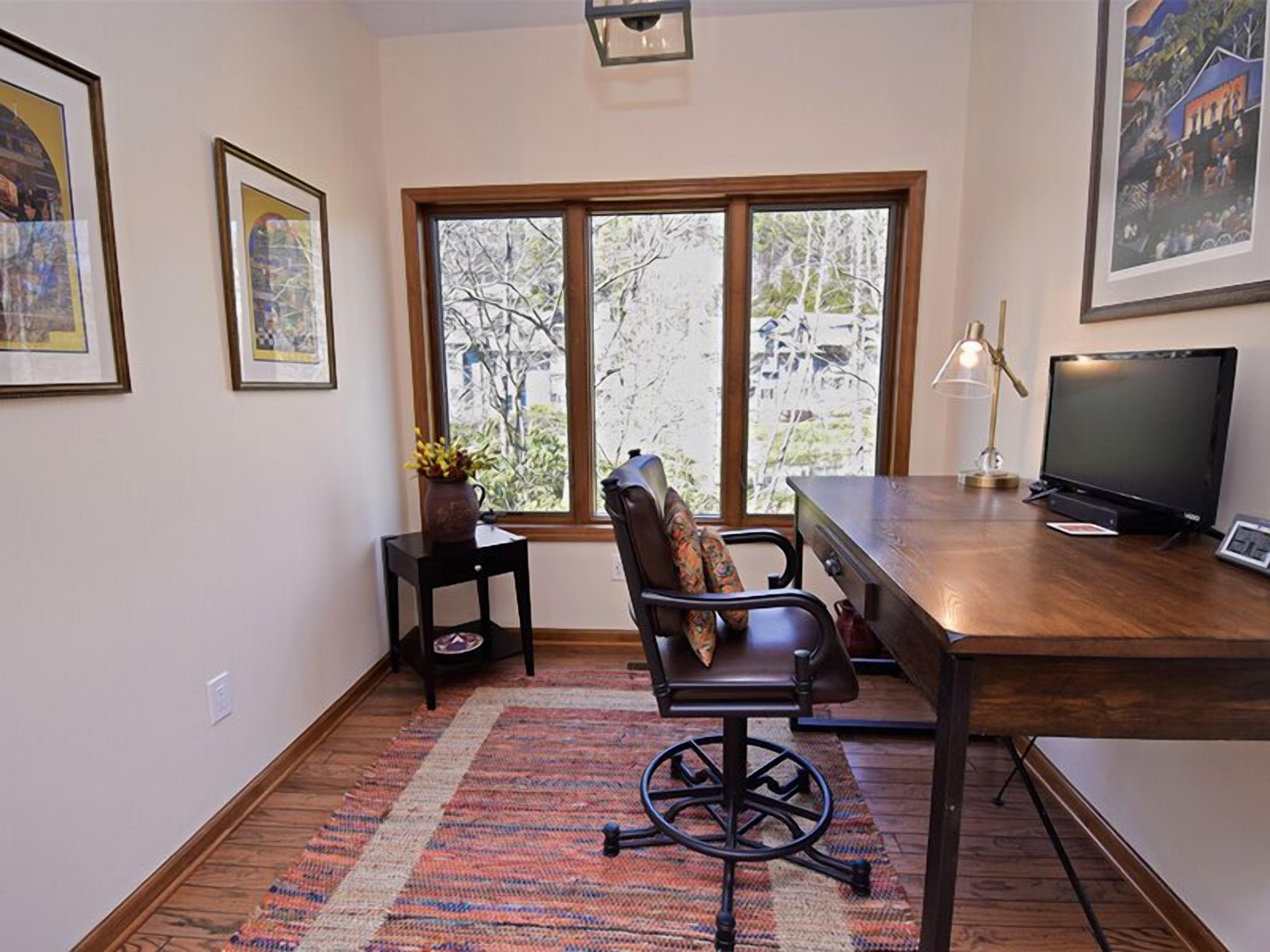 Chetola Resort 2 BR Condo w/access to Heated Indoor Pool & Fitness Center