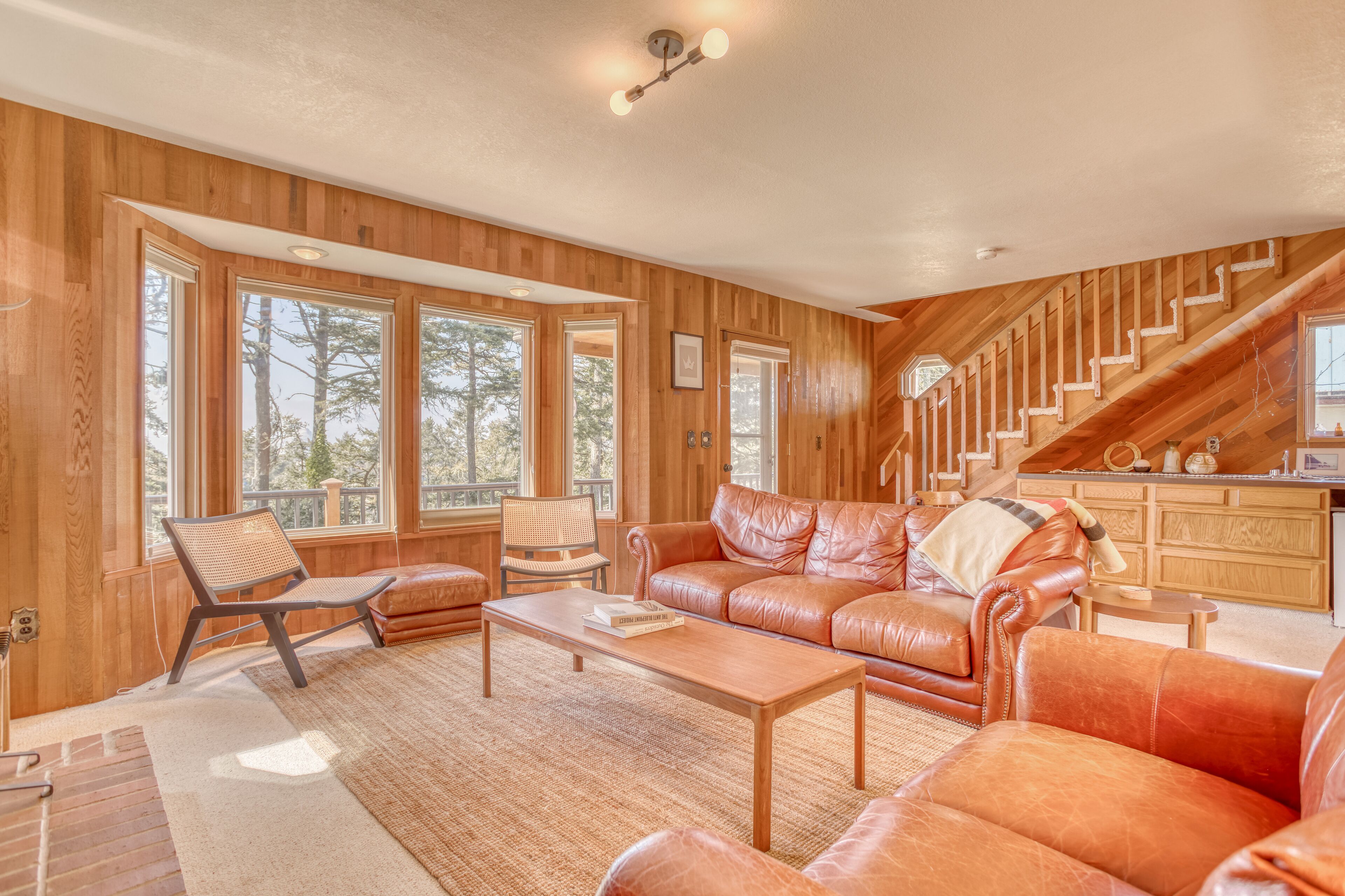 Pacific City Haystack Rock, Ocean Views, Multiple Decks, Queen Suite, Quiet!