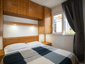 2 Schlafzimmer, Reisekinderbett, kostenloses WLAN, Bettwäsche