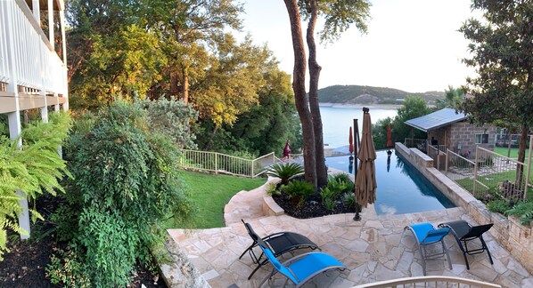 Outdoor pool - Medina Lake Villa - Stunning Lakeviews, Waterfront Access & Pool (Lakehills)