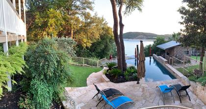 Medina Lake Villa - Large Family Rural Retreat, Pool & Multiple Decks with Views
