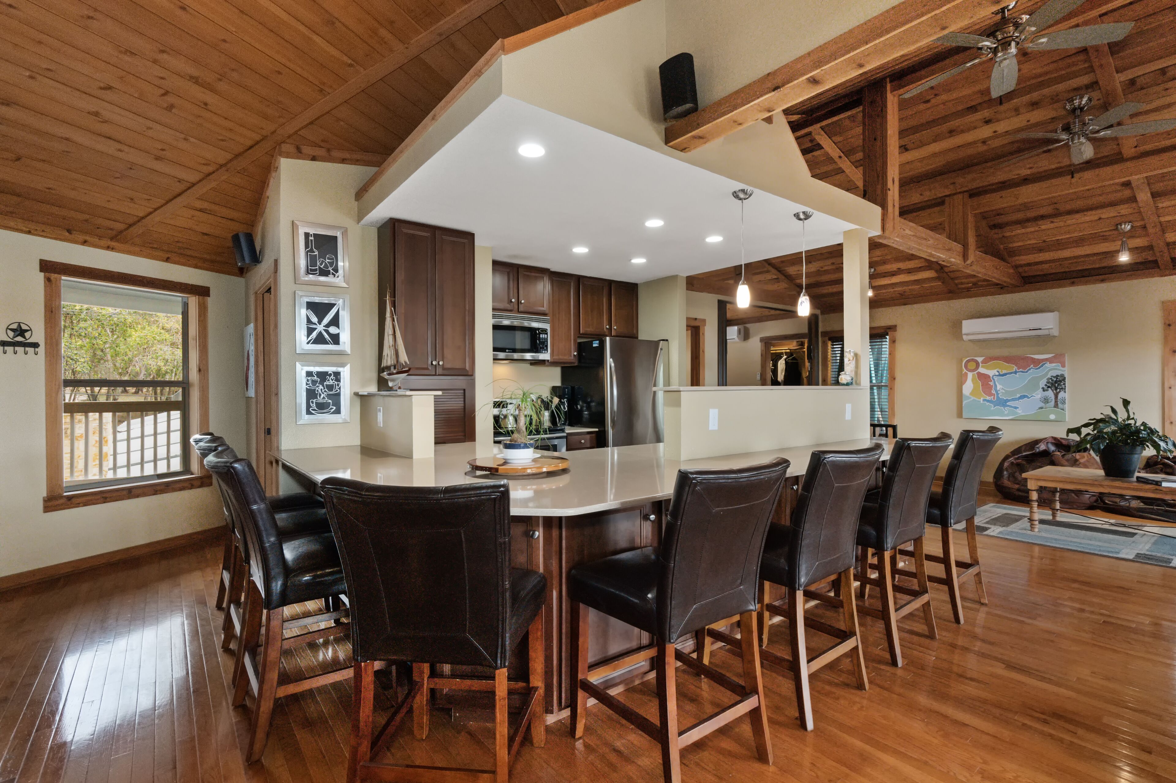 Medina Lake Villa - Stunning Lakeviews, Waterfront Access & Pool