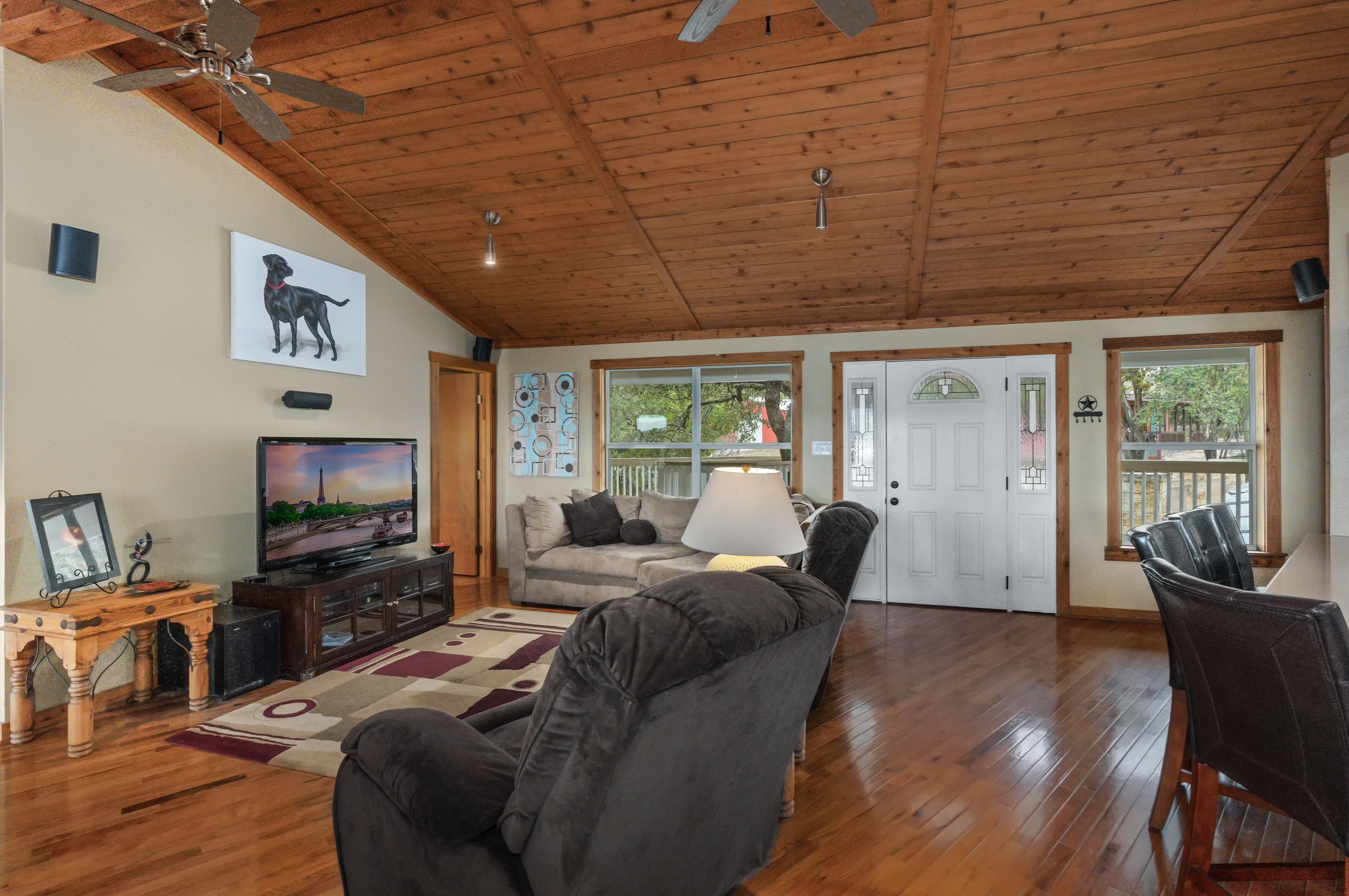 Medina Lake Villa - Stunning Lakeviews, Waterfront Access & Pool