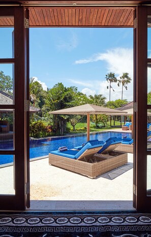 6 Bedroom Rice Field View Estate | 露台/庭院