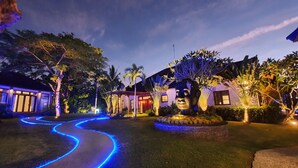 Façade de l’hébergement - soirée/nuit