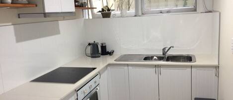 Fridge, microwave, oven, coffee/tea maker