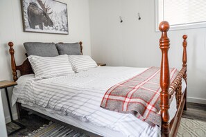 3 bedrooms, desk, free WiFi, bed sheets