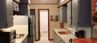 The Franklin Ranch Hunter's Cabin - 35 Minutes from Texas A&M football! 