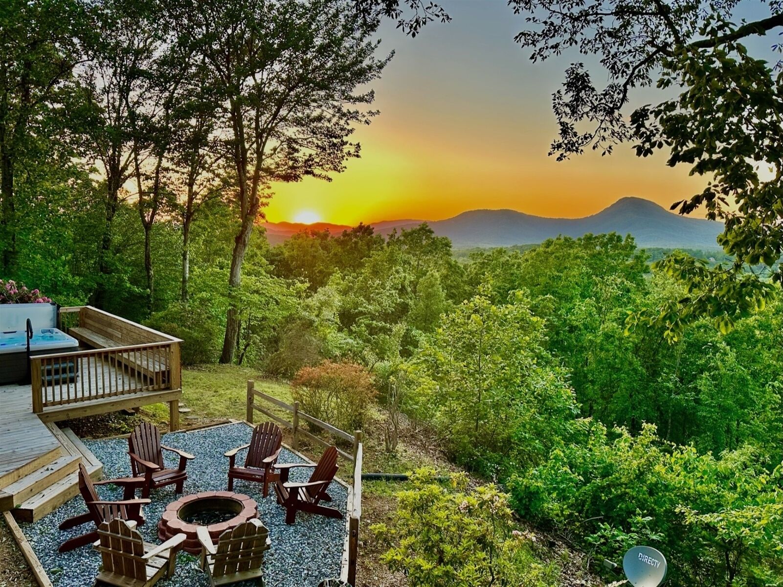 Overlook on Dean Mountain - Epic mountaintop retreat with panoramic mountain