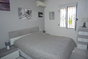 2 chambres, fer et planche à repasser, accès Internet