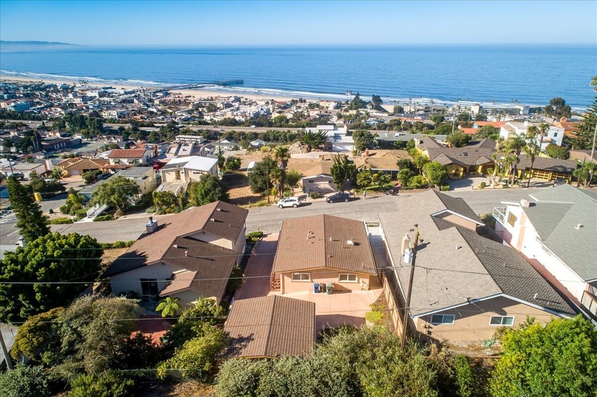 Pismo Beach Luxury Hilltop Home w/Ocean Views