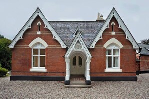 Exterior detail - Beautiful Apartment in Rostrevor, Northern Ireland (Rostrevor)