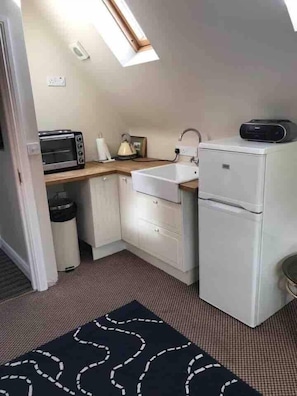 Fridge, microwave, stovetop, toaster