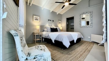 3 quartos, ferros/tábuas de passar roupa, Wi-Fi, roupa de cama