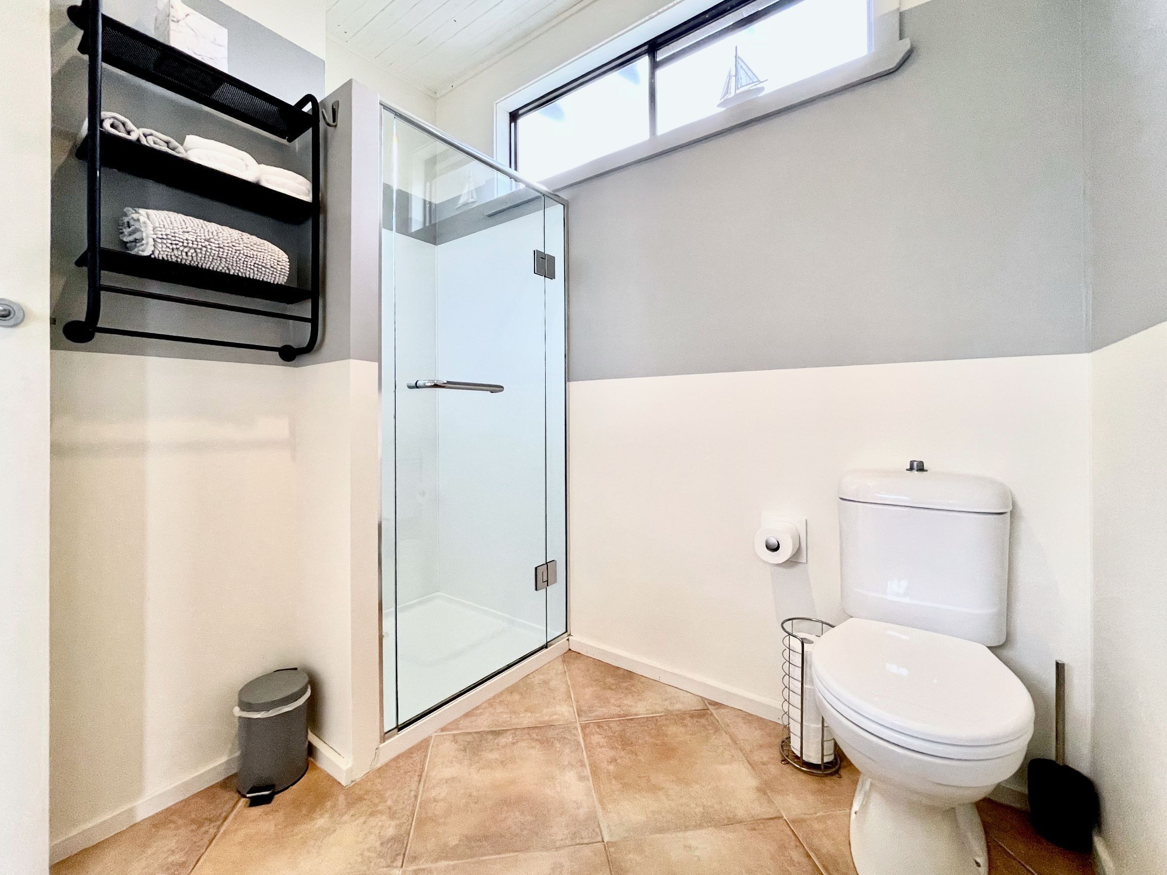 The Mariner • Absolute Oceanfront Experience •  — image 4