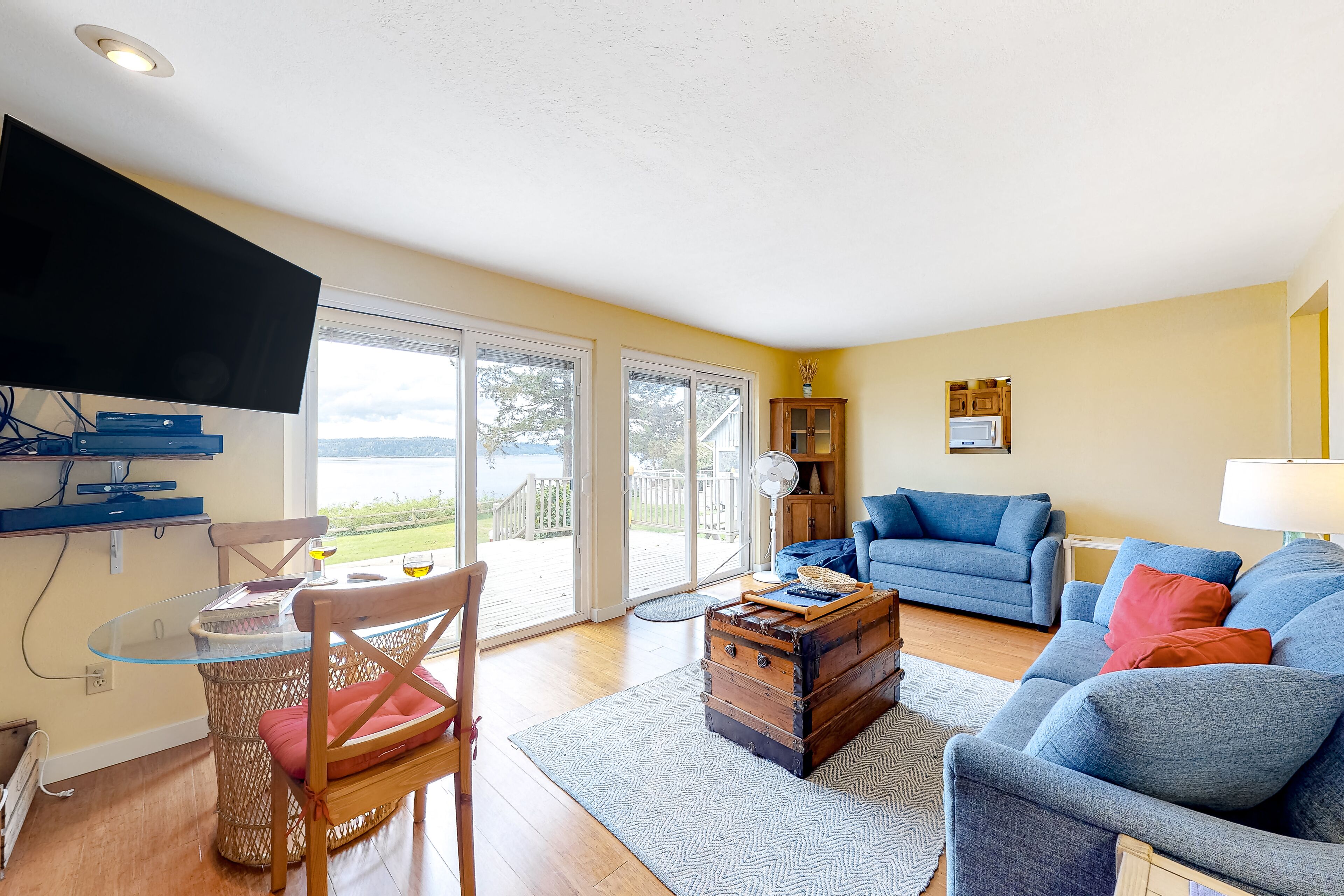 Waterfront Home w/ Gorgeous Ocean View, Deck, Fireplace, WiFi - Walk to Beach!