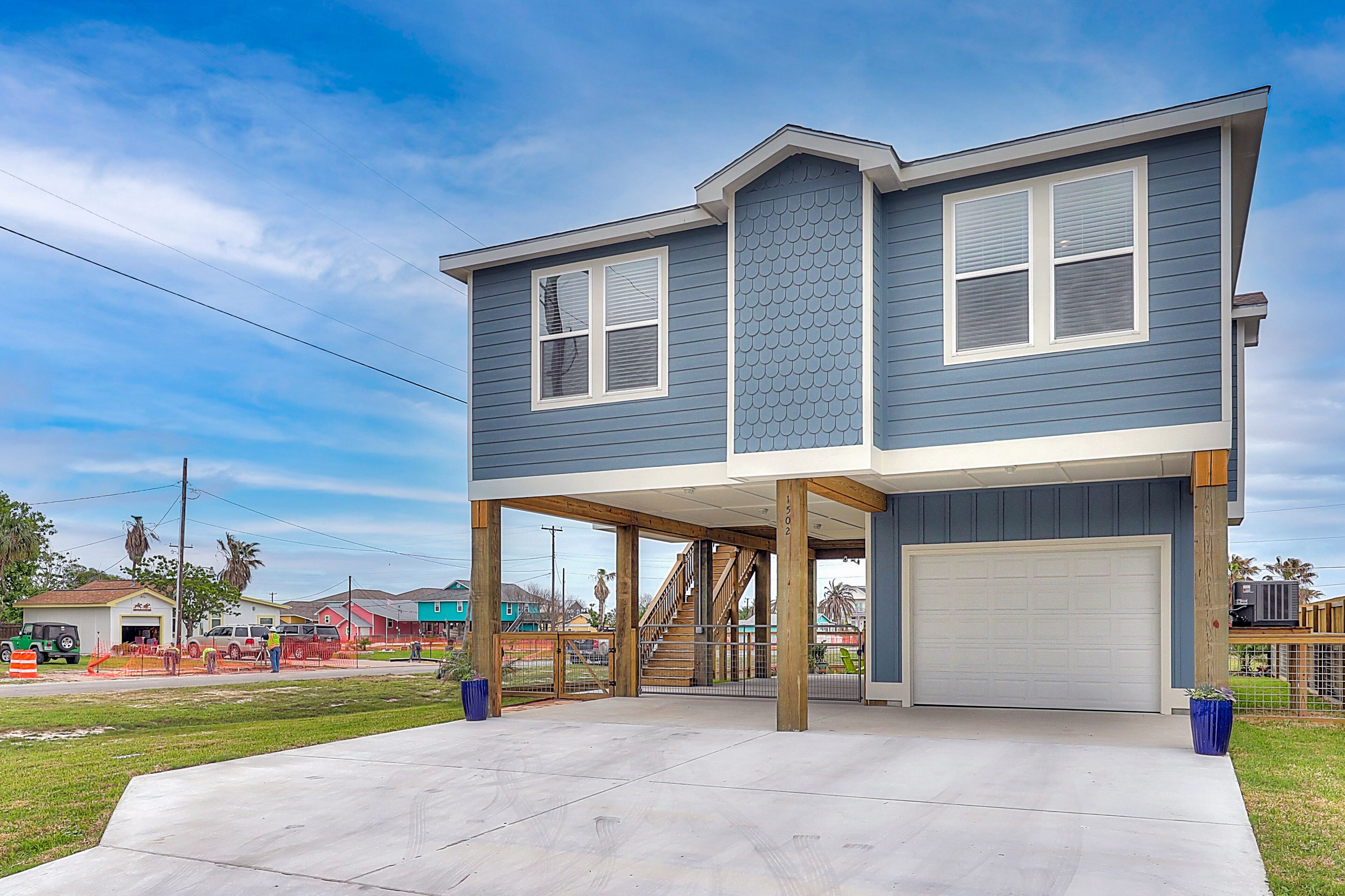 Dog-friendly retreat near the beach with private hot tub, deck & enclosed yard