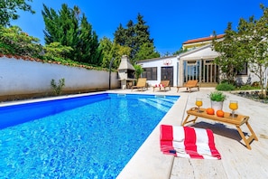 Pool - Exclusive Pool Escape Near Sea, Krk, Croatia (Krk)