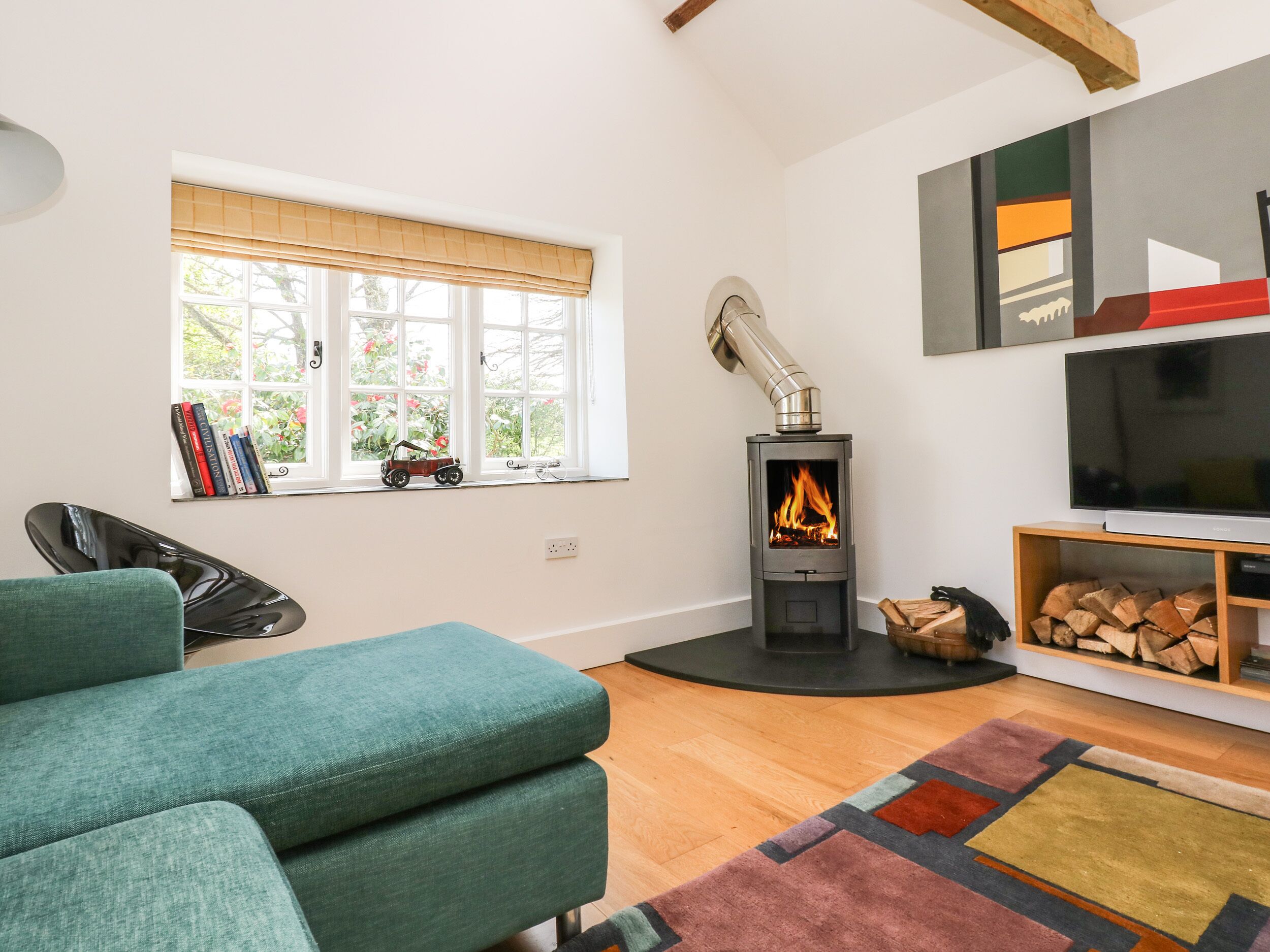 LITTLE CHYGOWLIN, pet friendly, with open fire in Truro